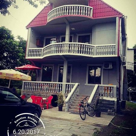 Guest House "Sulo" Kobuleti Bagian luar foto