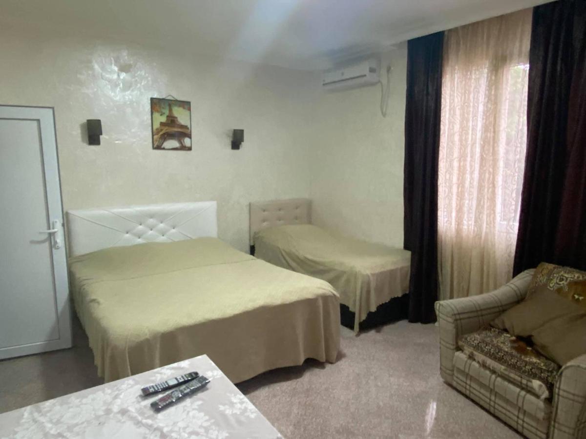 Guest House "Sulo" Kobuleti Bagian luar foto