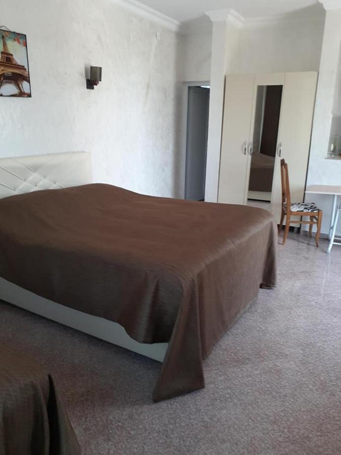 Guest House "Sulo" Kobuleti Bagian luar foto