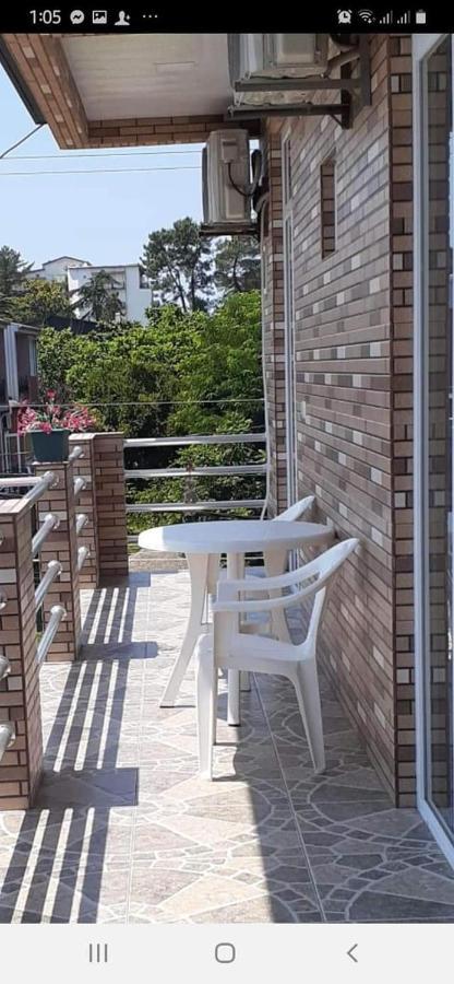 Guest House "Sulo" Kobuleti Bagian luar foto