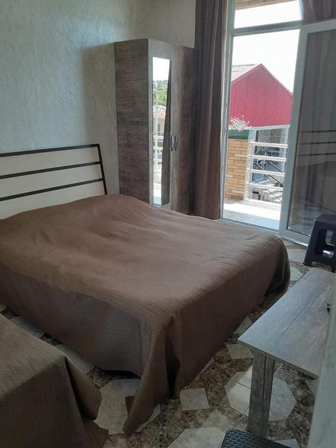 Guest House "Sulo" Kobuleti Bagian luar foto