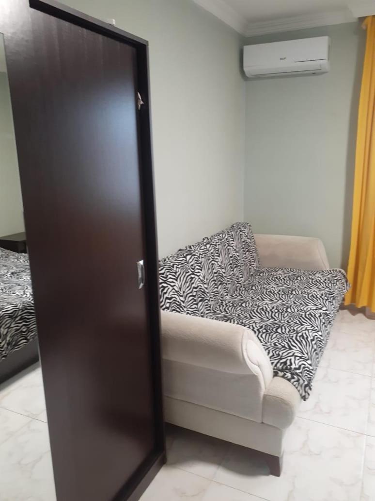 Guest House "Sulo" Kobuleti Bagian luar foto