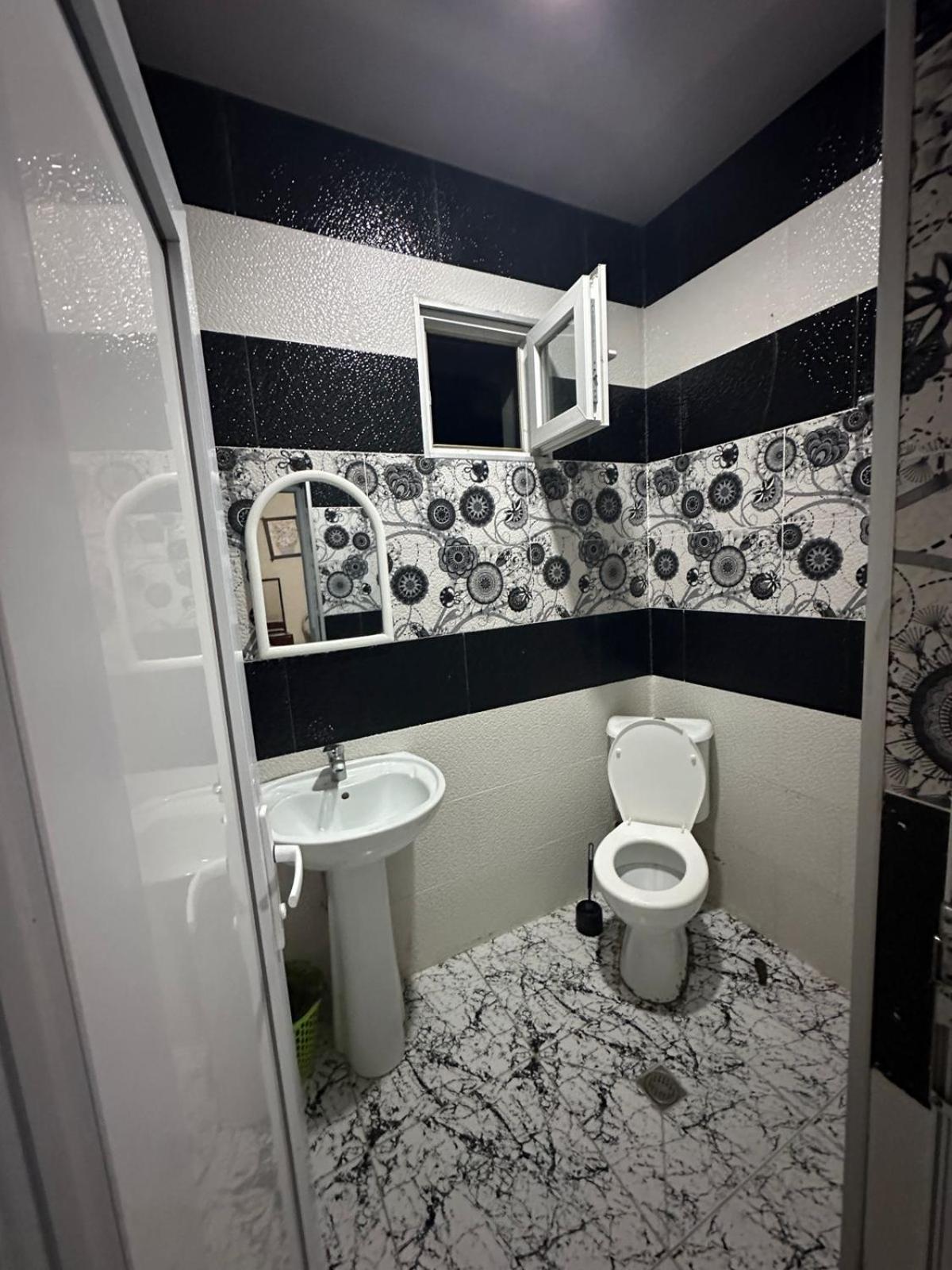 Guest House "Sulo" Kobuleti Ruang foto