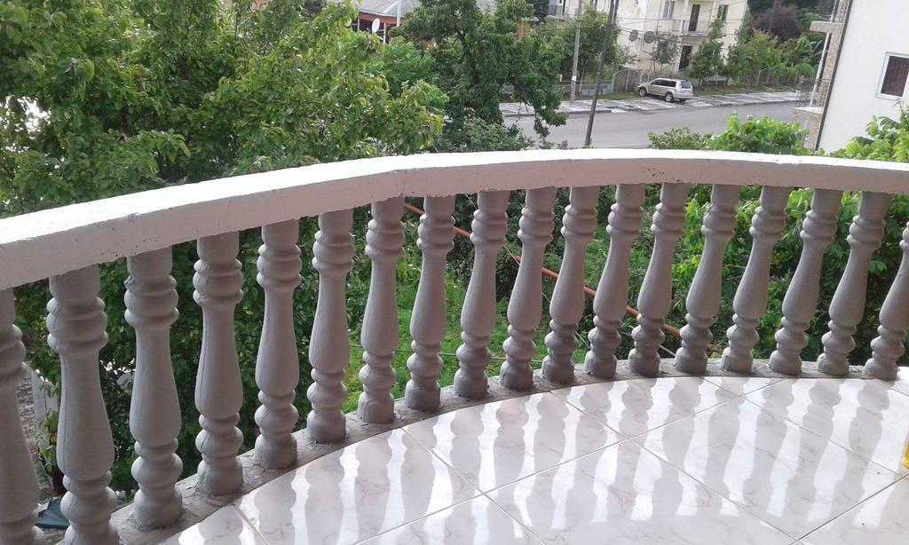 Guest House "Sulo" Kobuleti Bagian luar foto