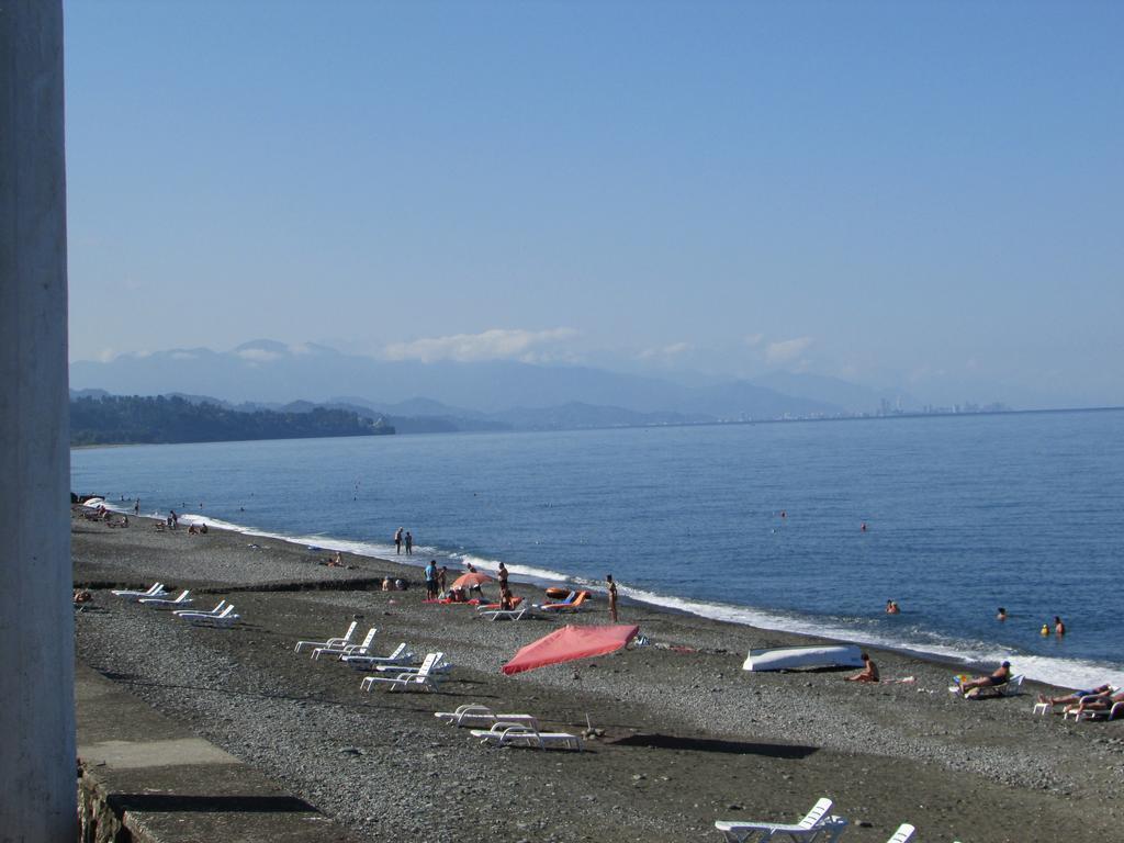 Guest House "Sulo" Kobuleti Bagian luar foto